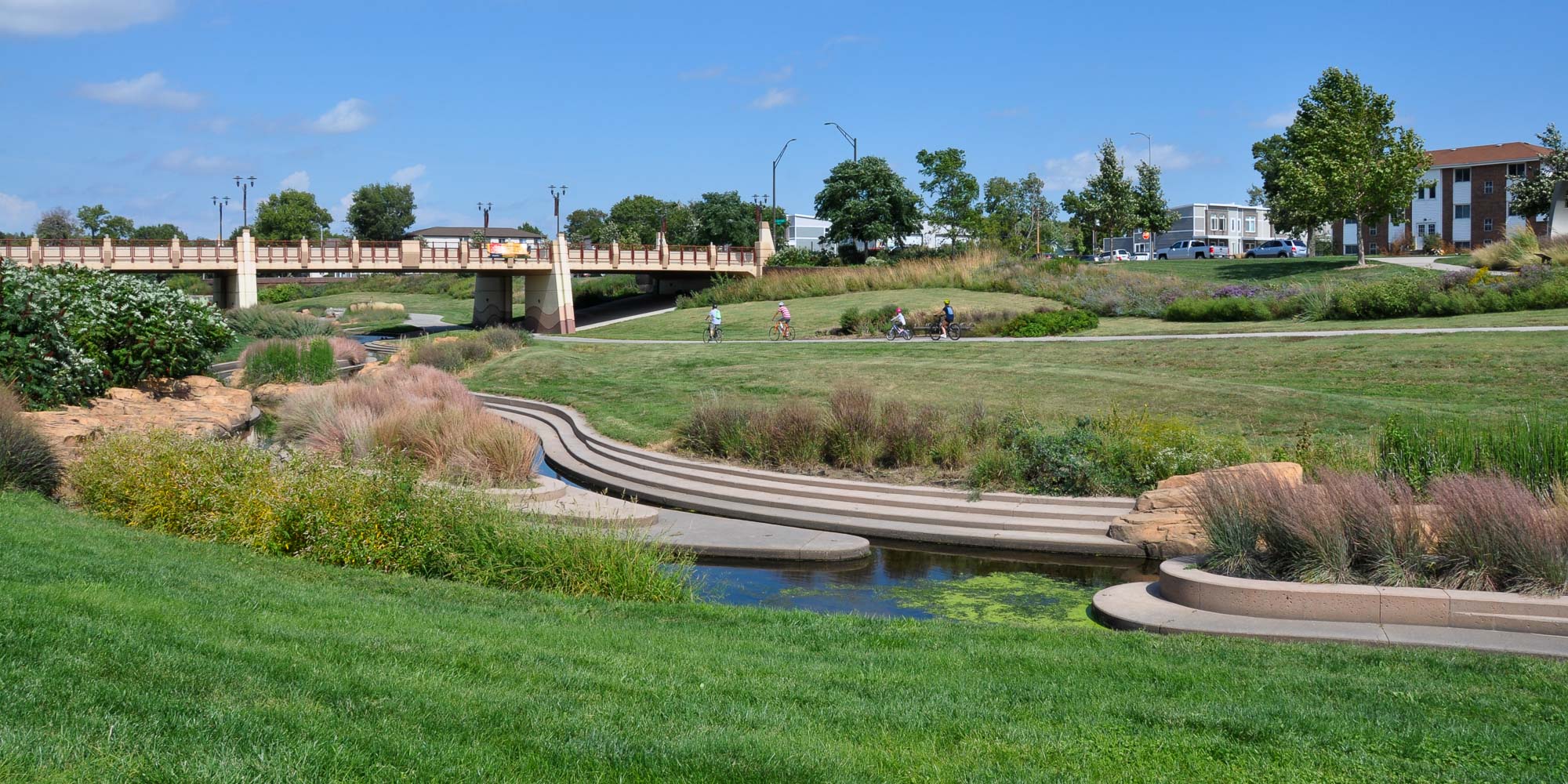 background_unionplaza_trails.jpg