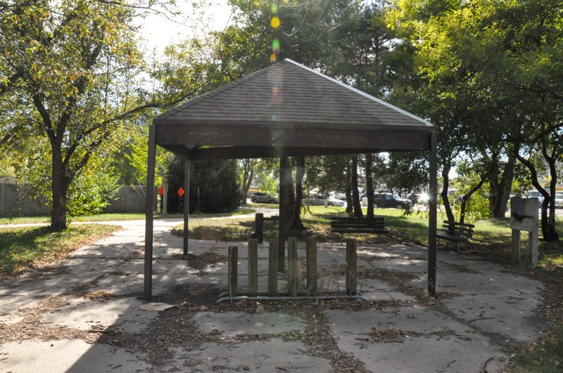 Shade structure at 34th and Baldwin Park