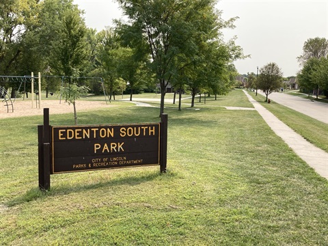 Brown park’s sign reads, “Edenton South Park, city of Lincoln, Parks and Recreation”.