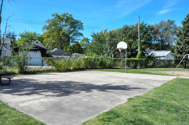 Nevin Park basketball court