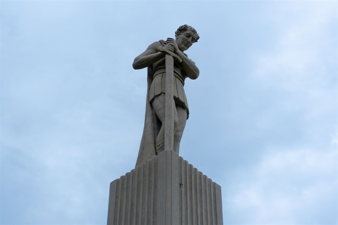 Detail of the figure atop the War and Victory monument