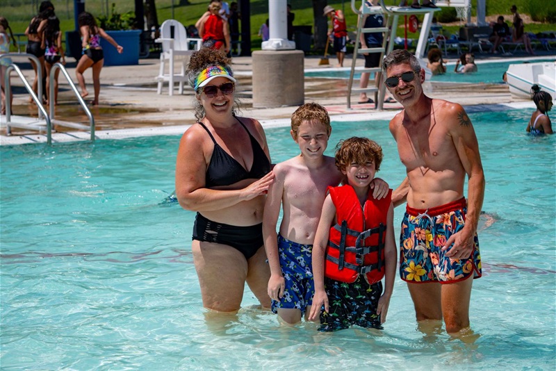 2024-SwimSCS_Family.jpg