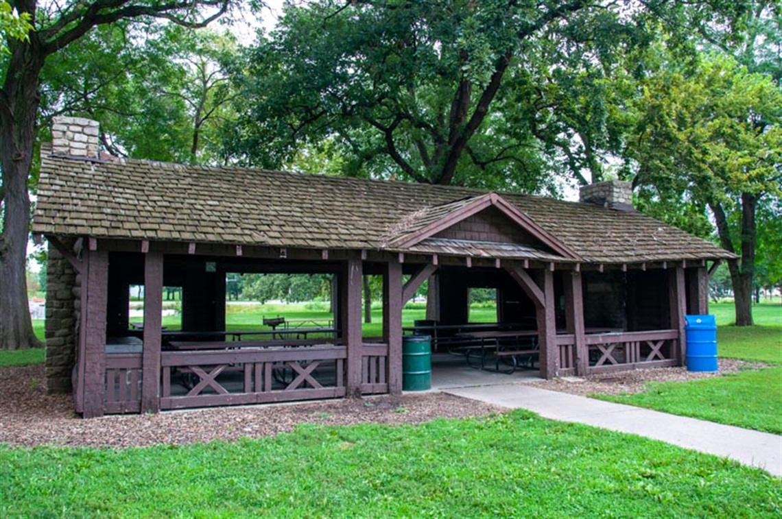 Located under the canopy of Antelope Park, shelter 1 is open to enjoy the park atmosphere Spring-Fall. 